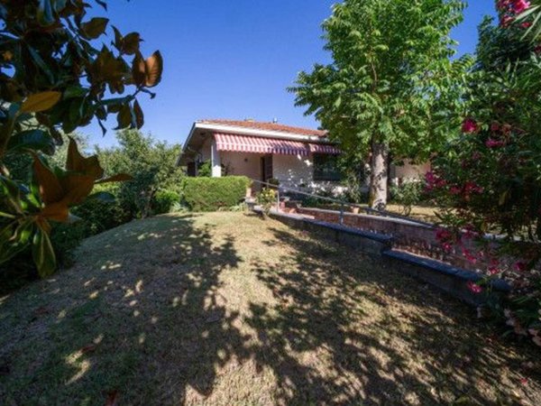 casa indipendente in vendita a Parma in zona Vigatto