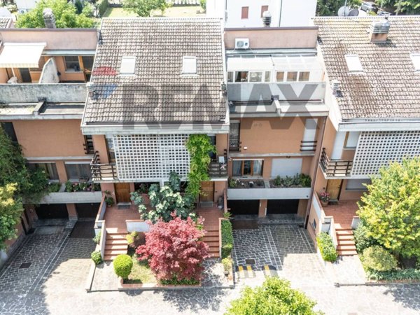 casa indipendente in vendita a Parma in zona Pilastrello