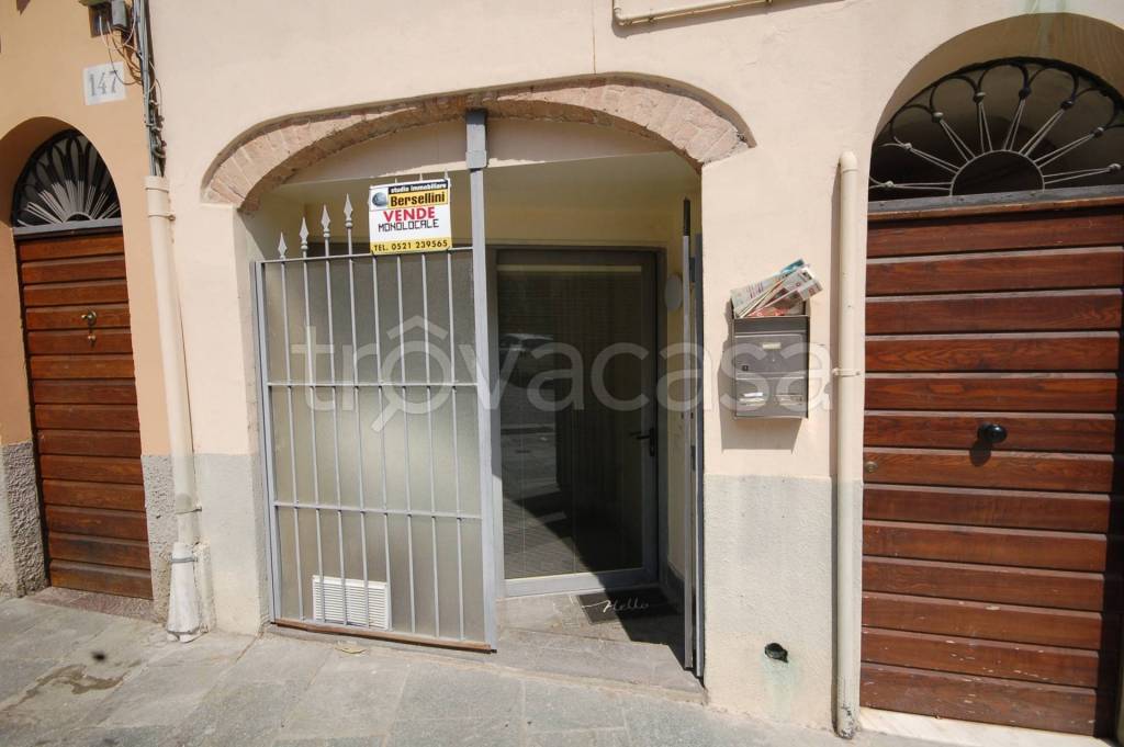 appartamento in vendita a Parma in zona Oltretorrente