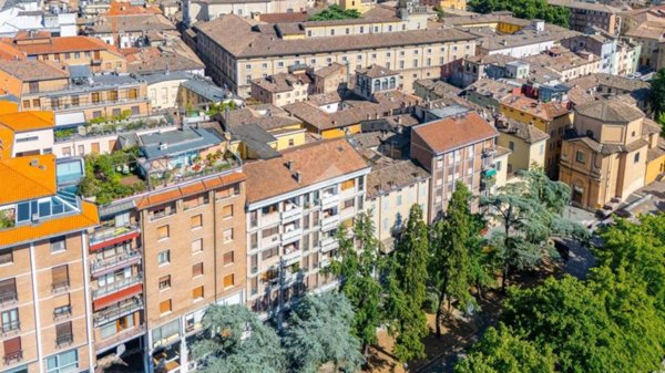appartamento in vendita a Parma in zona Centro Storico