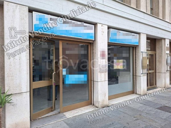 negozio in vendita a Parma in zona Centro Storico