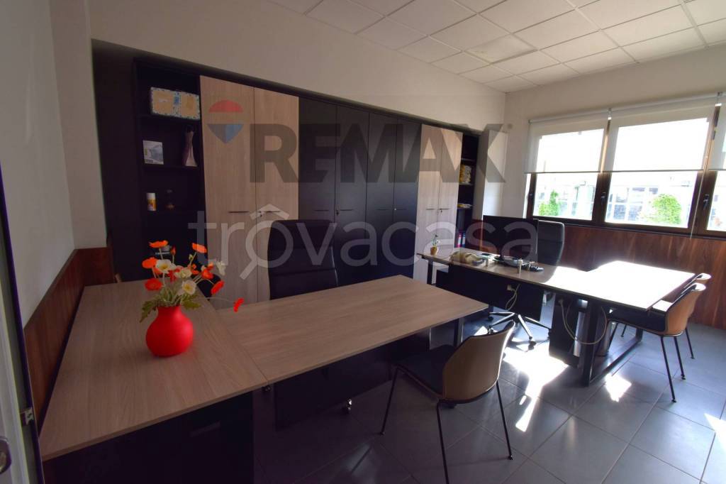 ufficio in vendita a Parma in zona San Lazzaro