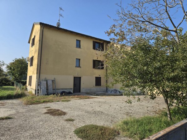 appartamento in vendita a Parma in zona Vicofertile
