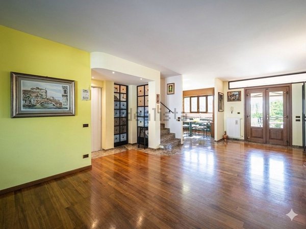 casa indipendente in vendita a Parma in zona Fognano