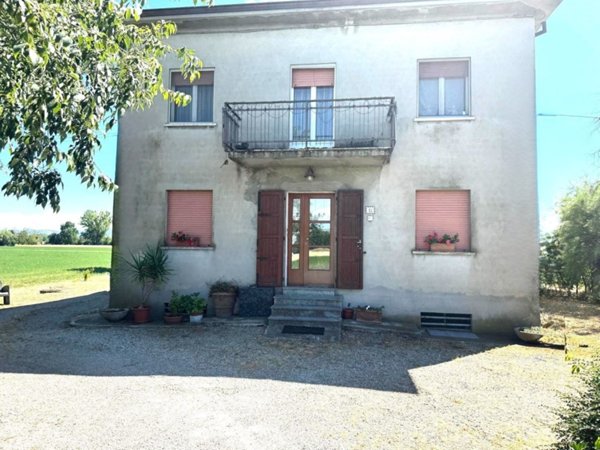 casa indipendente in vendita a Parma in zona Centro Storico