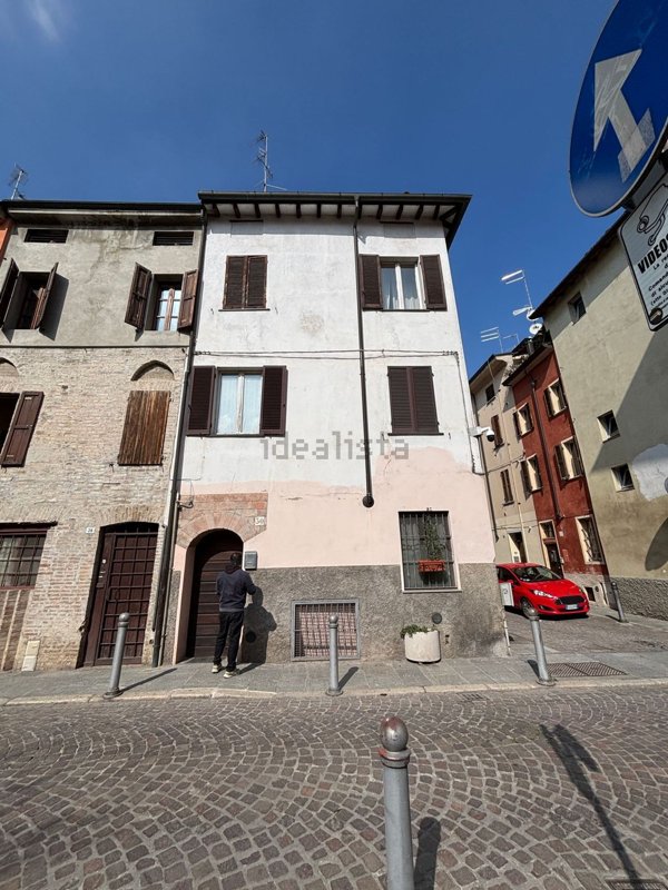 appartamento in vendita a Parma in zona Centro Storico