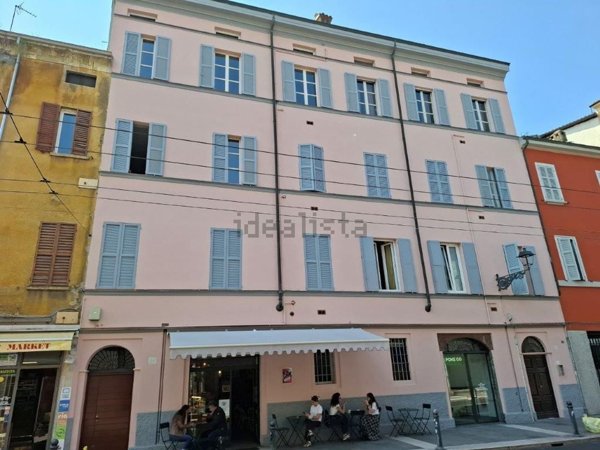 appartamento in vendita a Parma in zona Oltretorrente