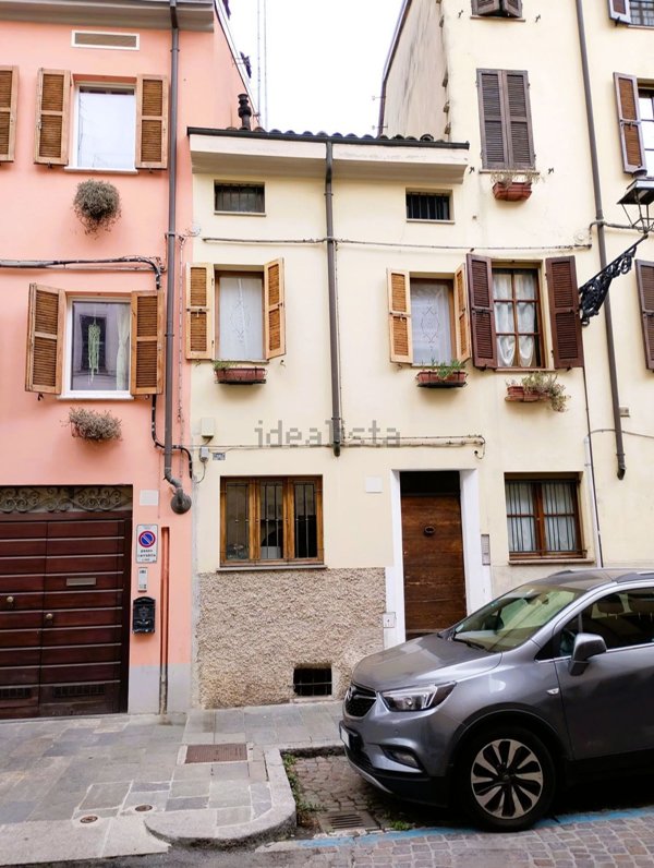 appartamento in vendita a Parma in zona Oltretorrente