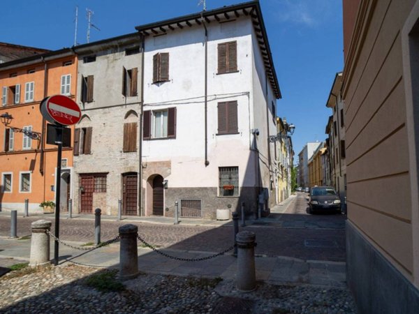 appartamento in vendita a Parma in zona Centro Storico