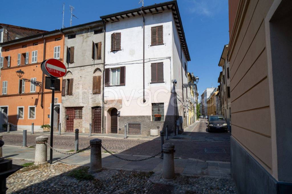 appartamento in vendita a Parma in zona Centro Storico