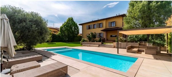 casa indipendente in vendita a Parma in zona Mariano