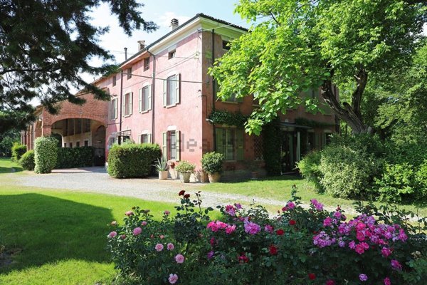 casale in vendita a Parma in zona Crocetta