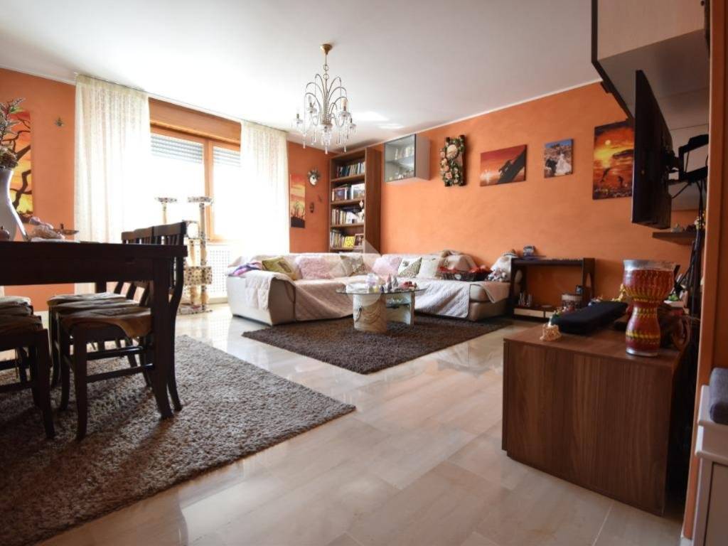 appartamento in vendita a Parma in zona Carignano