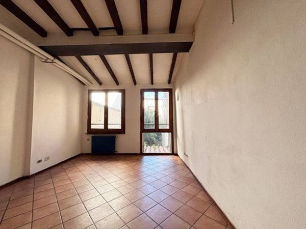 appartamento in vendita a Parma in zona Oltretorrente