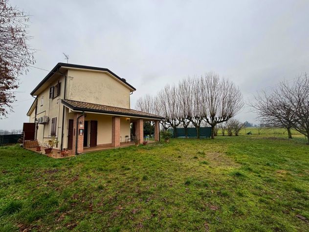 casa indipendente in vendita a Parma in zona Corcagnano