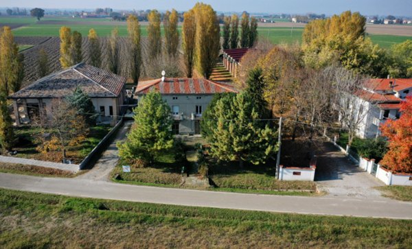 casa indipendente in vendita a Parma in zona Baganzola