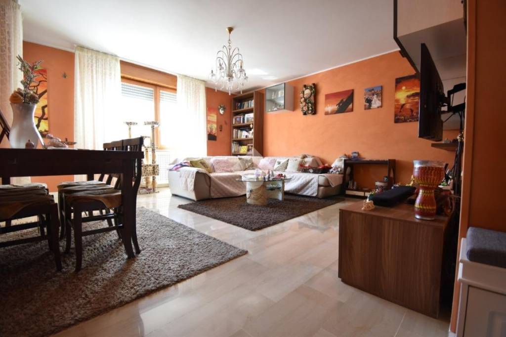 appartamento in vendita a Parma in zona Carignano