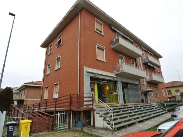 negozio in vendita a Parma in zona Golese