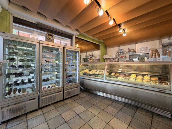 negozio in vendita a Parma in zona Pablo