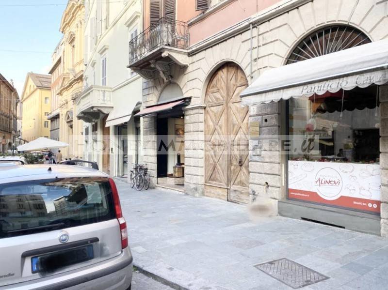 appartamento in vendita a Parma in zona Centro Storico