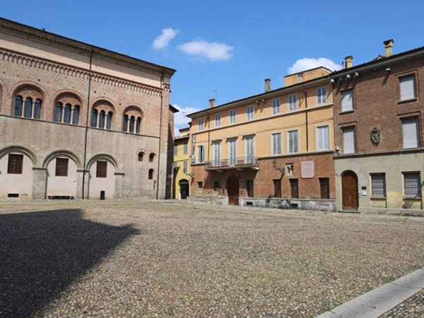 casa indipendente in vendita a Parma in zona Centro Storico