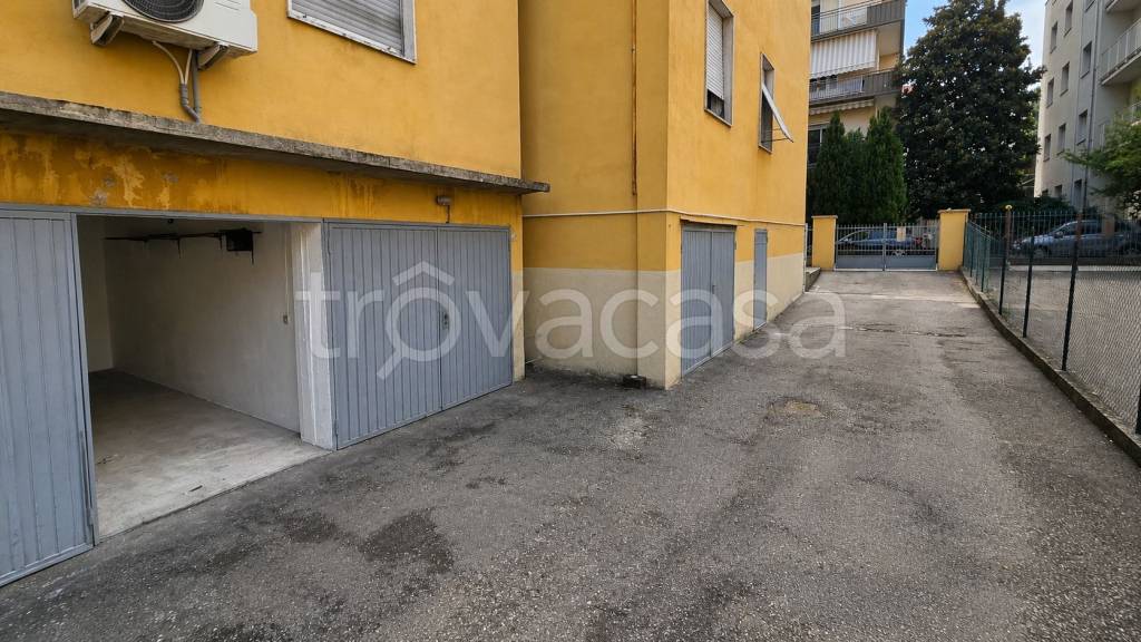 casa indipendente in vendita a Parma in zona Montanara