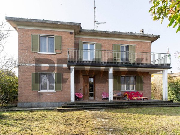 casa indipendente in vendita a Parma in zona Vigatto