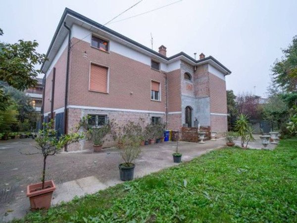 appartamento in vendita a Parma in zona Fognano