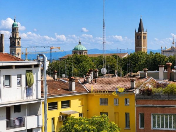 appartamento in vendita a Parma in zona Centro Storico