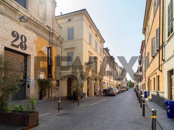 appartamento in vendita a Parma in zona Centro Storico
