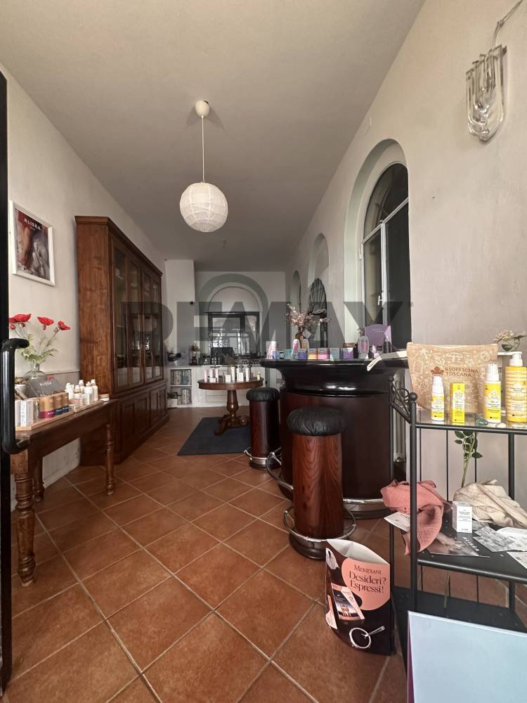negozio in vendita a Parma in zona Centro Storico