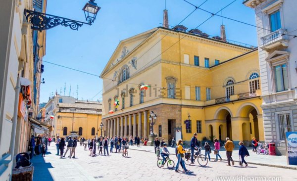 appartamento in vendita a Parma in zona Centro Storico