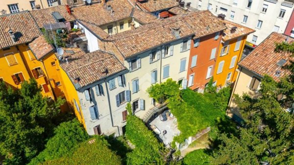 appartamento in vendita a Parma in zona Centro Storico