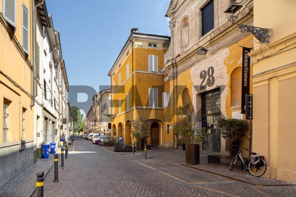 appartamento in vendita a Parma in zona Centro Storico