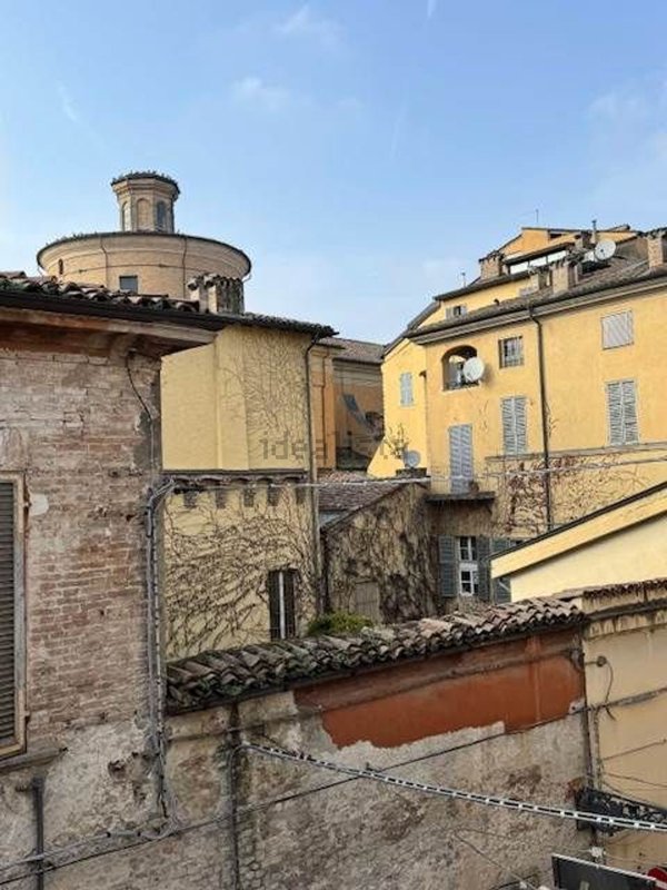 appartamento in vendita a Parma in zona Centro Storico