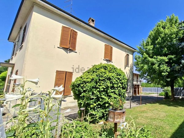 casa indipendente in vendita a Parma in zona Baganzola