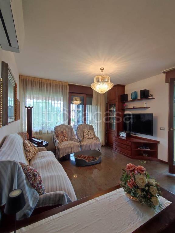 appartamento in vendita a Parma in zona Cittadella