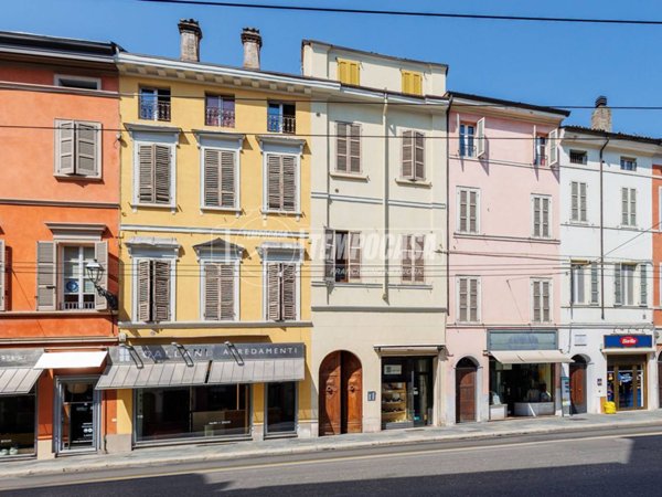appartamento in vendita a Parma in zona Centro Storico