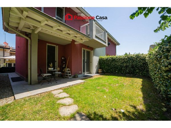 casa indipendente in vendita a Parma in zona Vicofertile