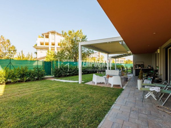 appartamento in vendita a Parma in zona Cittadella