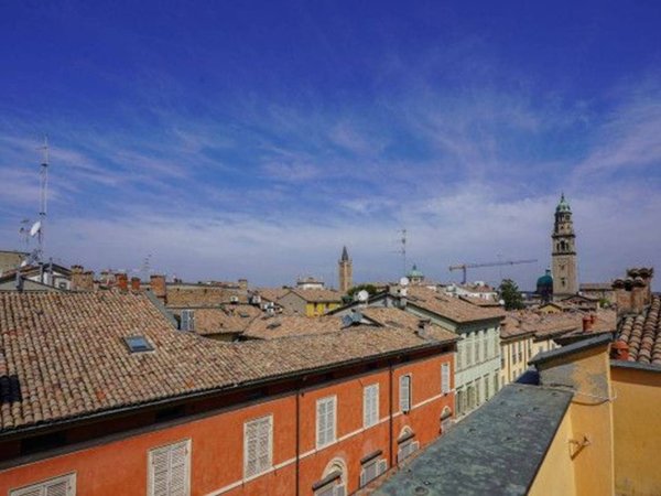 appartamento in vendita a Parma in zona Centro Storico