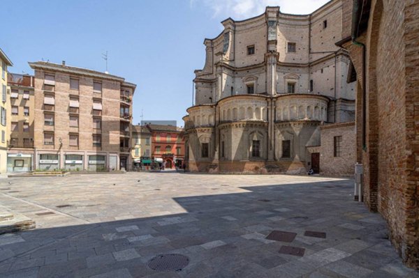 appartamento in vendita a Parma in zona Centro Storico
