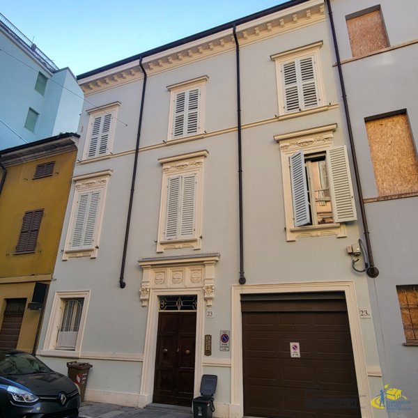 appartamento in vendita a Parma in zona Centro Storico