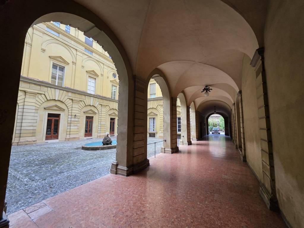 appartamento in vendita a Parma in zona Centro Storico