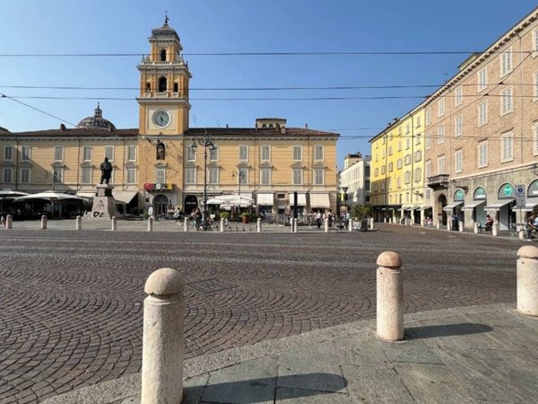 appartamento in vendita a Parma in zona Centro Storico