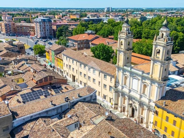 appartamento in vendita a Parma in zona Centro Storico