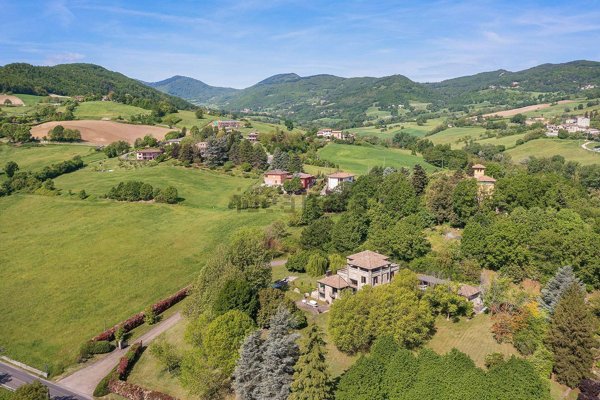 casa indipendente in vendita a Parma in zona Centro Storico