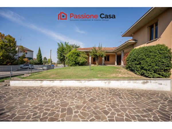 casa indipendente in vendita a Parma in zona Gaione