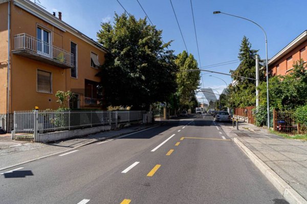 esercizio commerciale in vendita a Parma