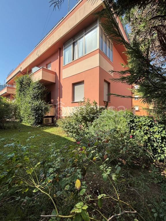 appartamento in vendita a Parma in zona Cittadella
